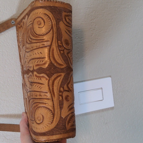 VTG Vintage Tooled flower shoulder bag purse - Picture 10 of 17